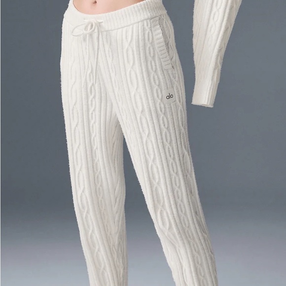 NWT Alo Yoga Cable Knit Winter Bliss Pant Ivory XXS - Picture 2 of 6